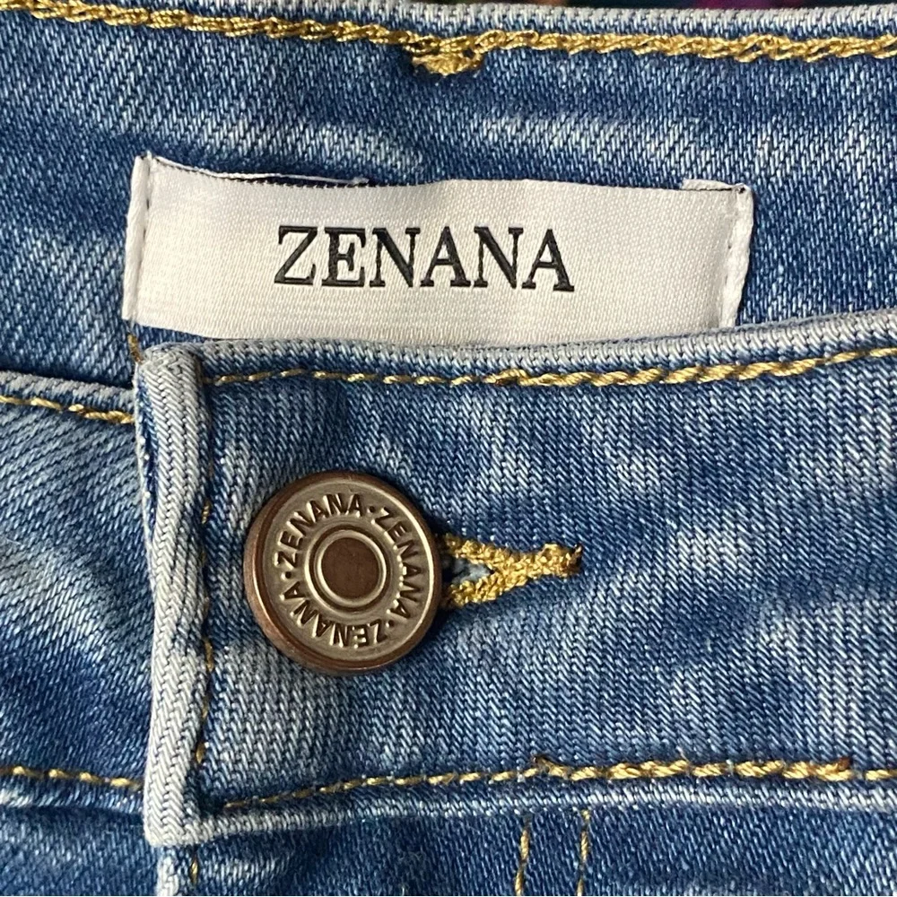 Zenana Denim Kick Flare Jeans Womens Plus Size 38 NWT Distressed Frayed Hem - Picture 8 of 12